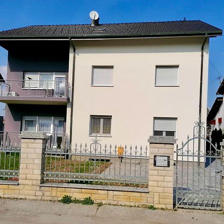 Apartman Tony Deluxe Near Zagreb Airport Velika Gorica Exteriér fotografie